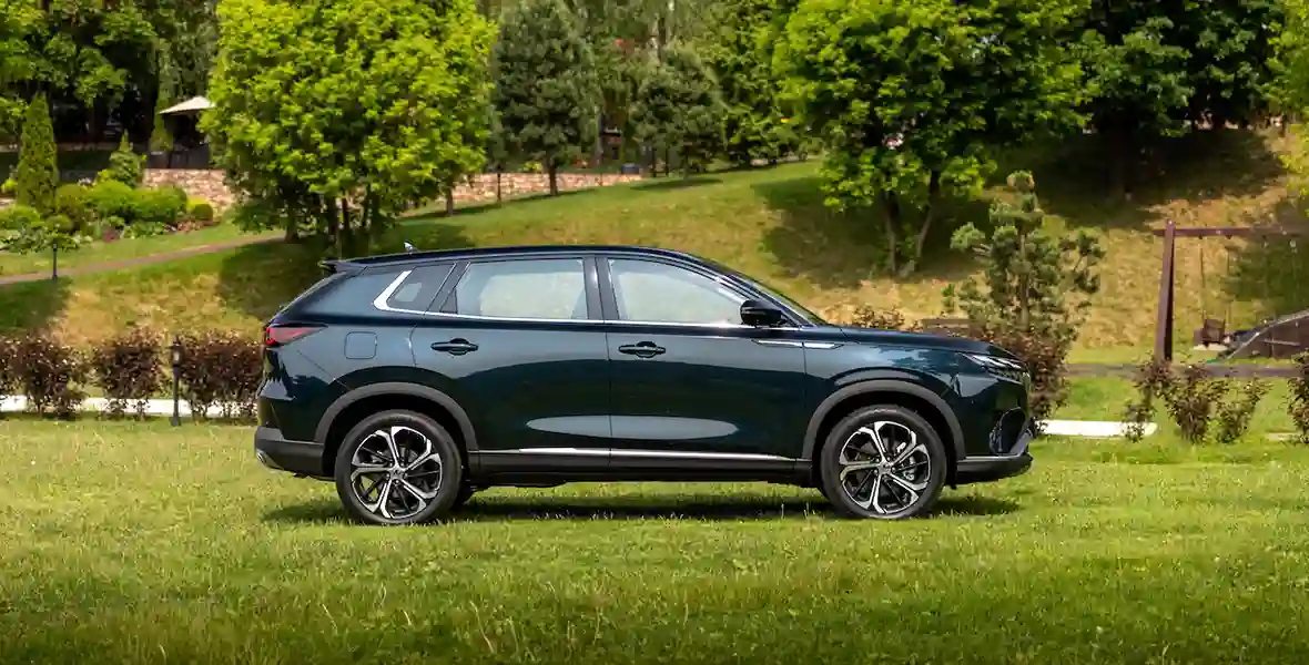 Новость DONGFENG (DONGFENG объявляет цену и старт продаж в россии нового флагманского кроссовера D-сегмента DONGFENG HUGE)